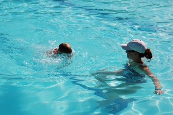 2009-08-20-16 IAN SWIM LESSON.jpg